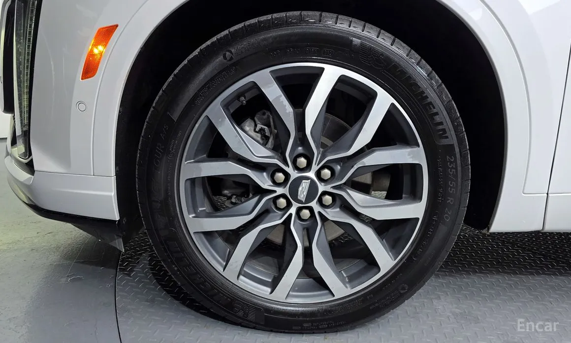 Фото 5 - Cadillac XT6