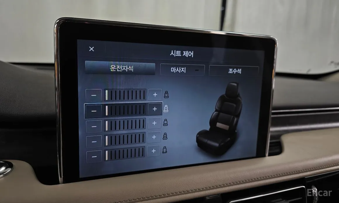 Фото 16 - Lincoln Aviator