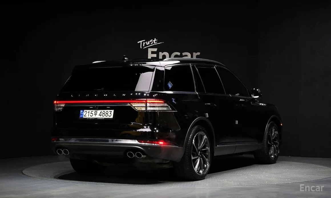 Фото 2 - Lincoln Aviator