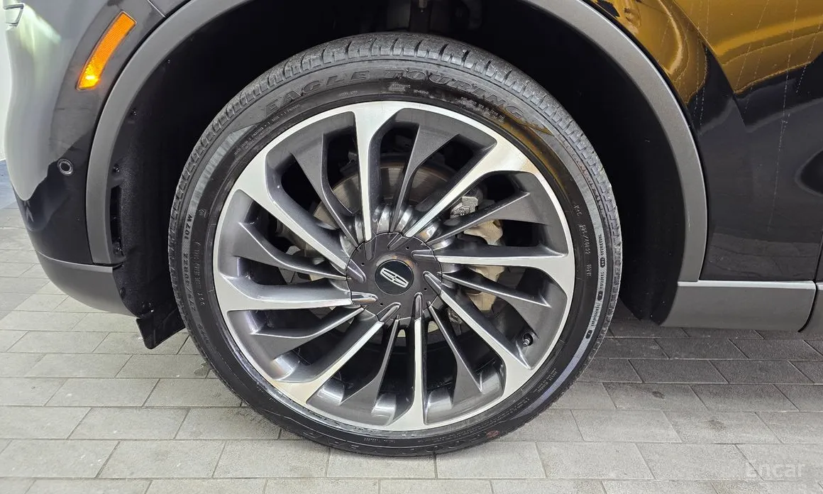 Фото 5 - Lincoln Aviator