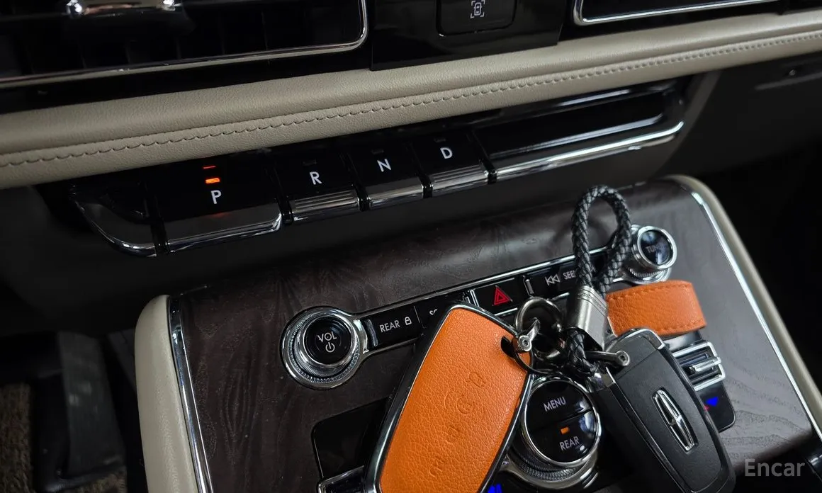 Фото 9 - Lincoln Aviator