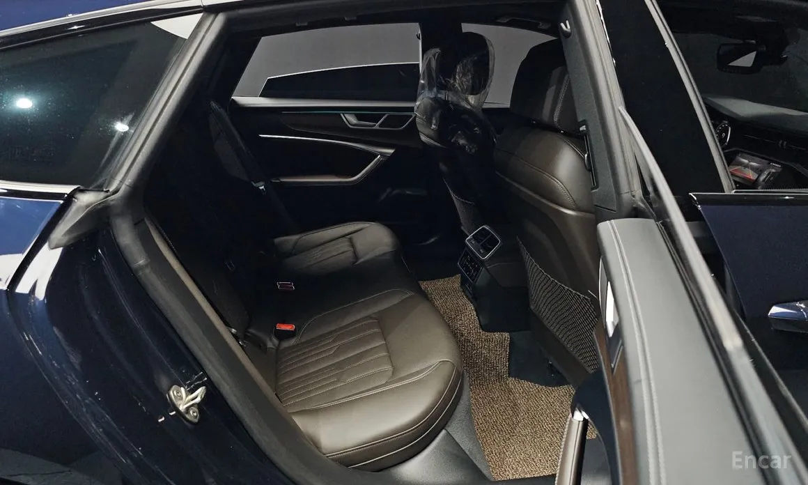 Фото 12 - Audi A7