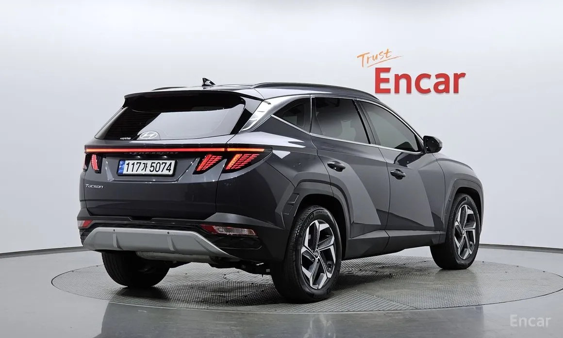 Photo 2 - Hyundai Tucson