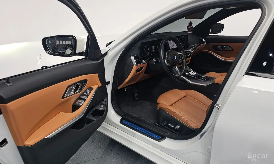 Photo 10 - BMW 3 Series