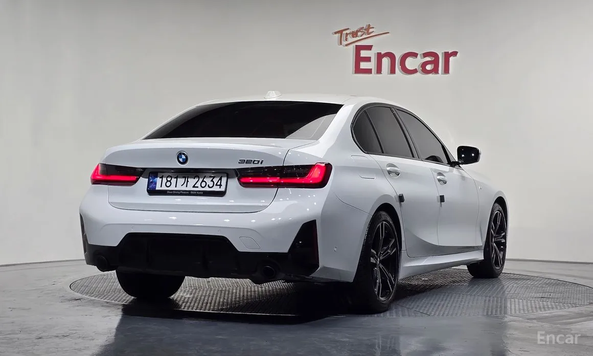 Photo 2 - BMW 3 Series