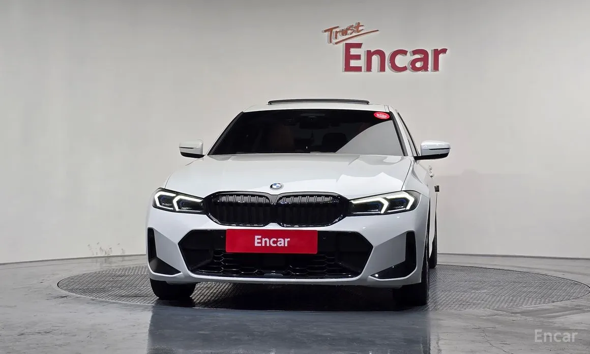 Photo 3 - BMW 3 Series