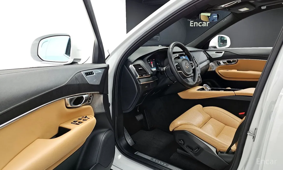 Фото 11 - Volvo XC90