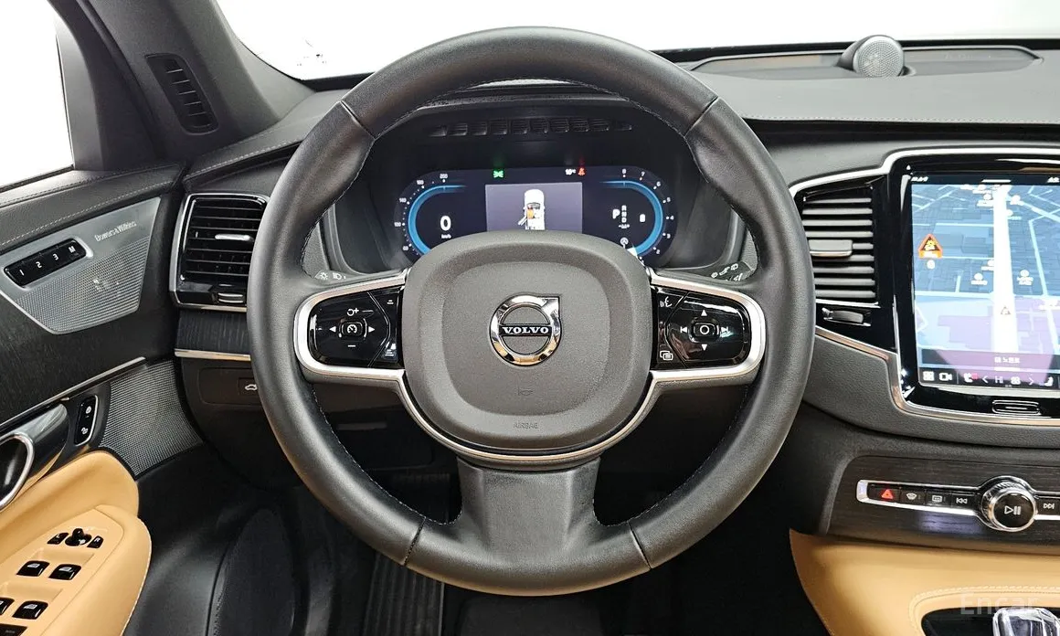 Фото 13 - Volvo XC90