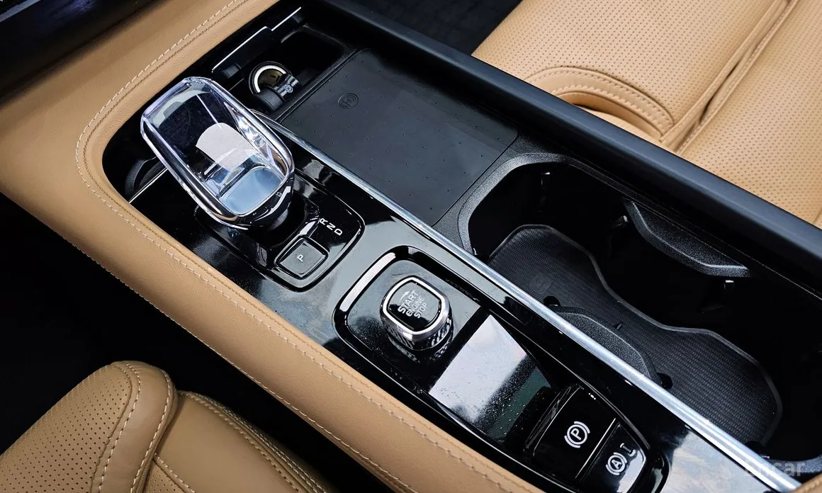 Фото 9 - Volvo XC90