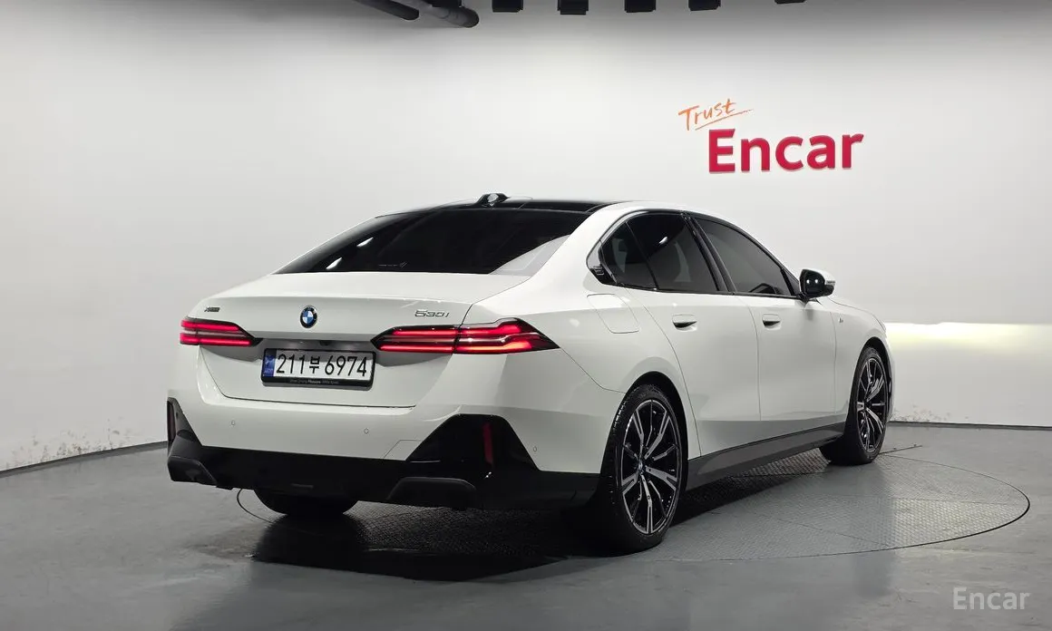 Фото 2 - BMW 5 Series