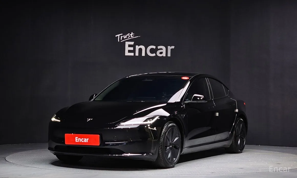 Фото 1 - Tesla Model 3