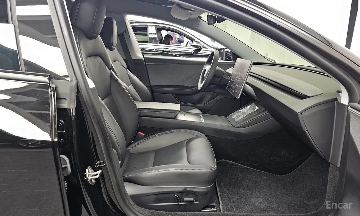 Фото 11 - Tesla Model 3