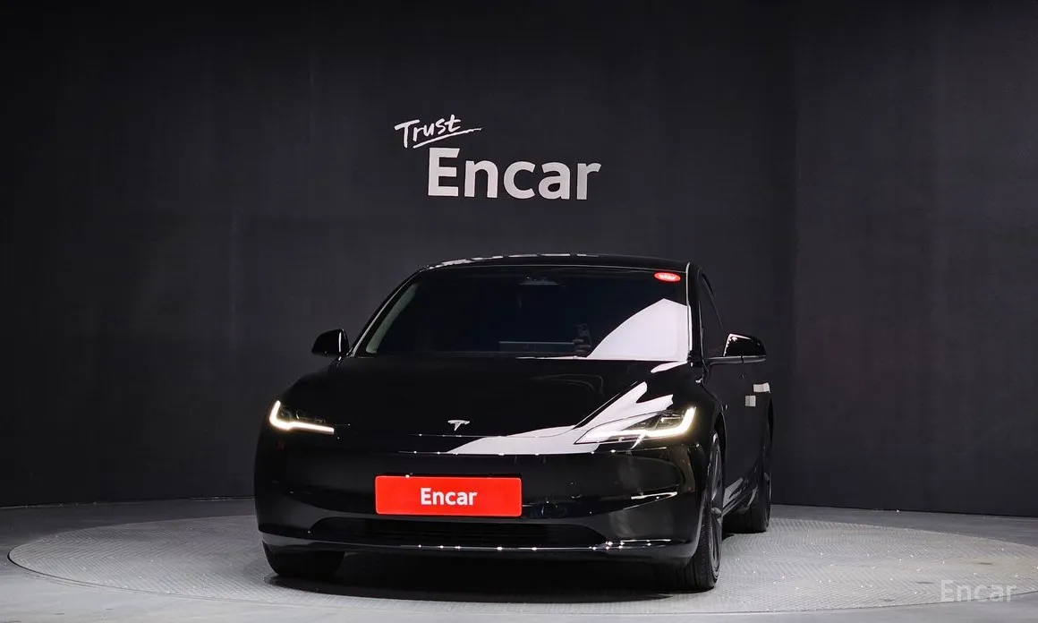 Фото 3 - Tesla Model 3