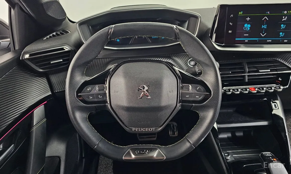 Фото 13 - Peugeot 208