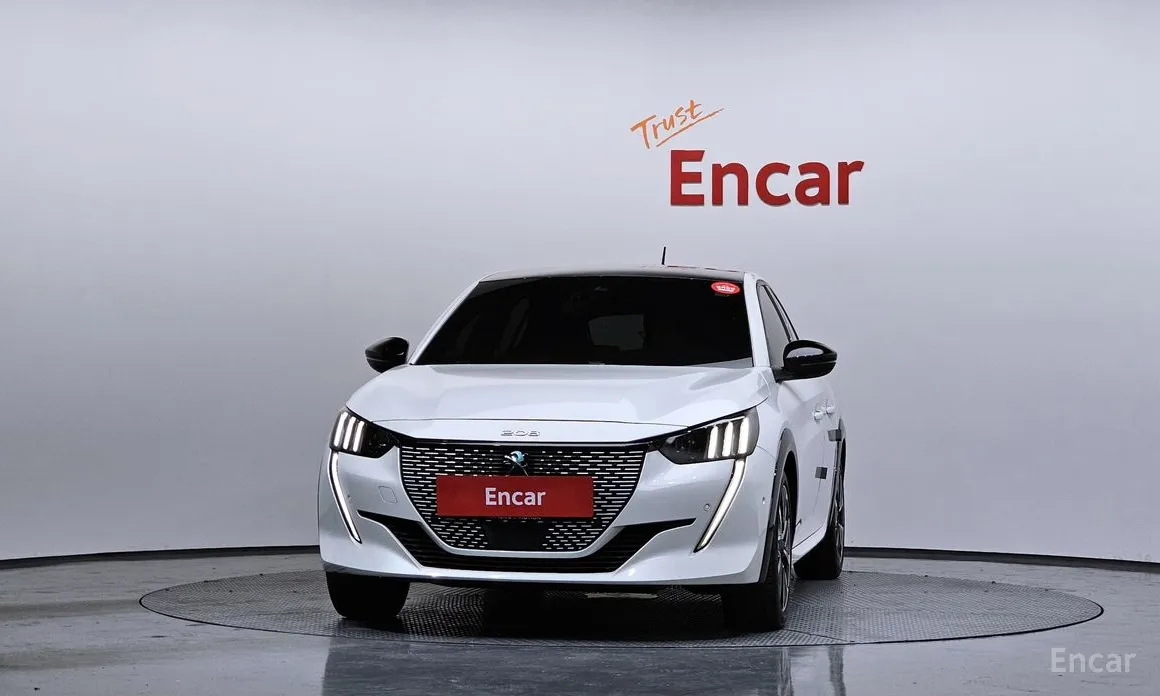 Фото 3 - Peugeot 208