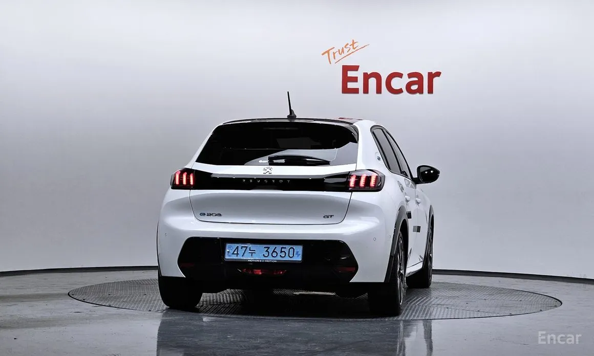 Фото 4 - Peugeot 208