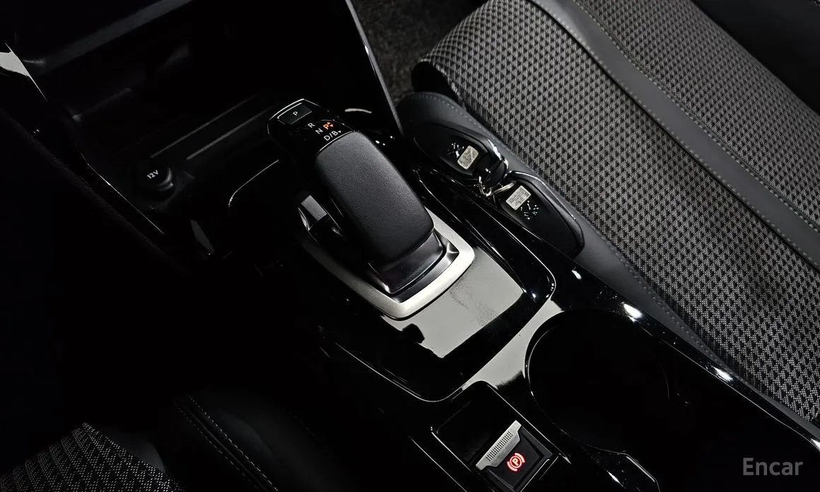 Фото 9 - Peugeot 208