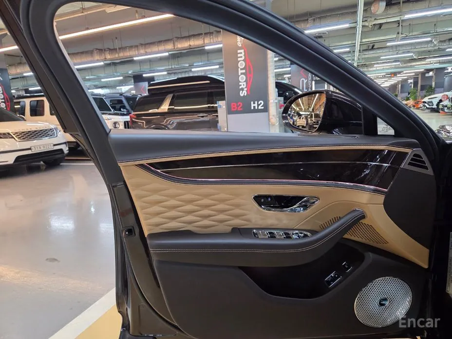 Фото 10 - Bentley Flying Spur