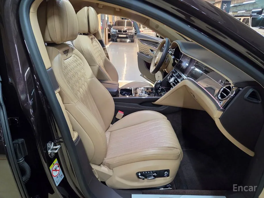 Фото 13 - Bentley Flying Spur