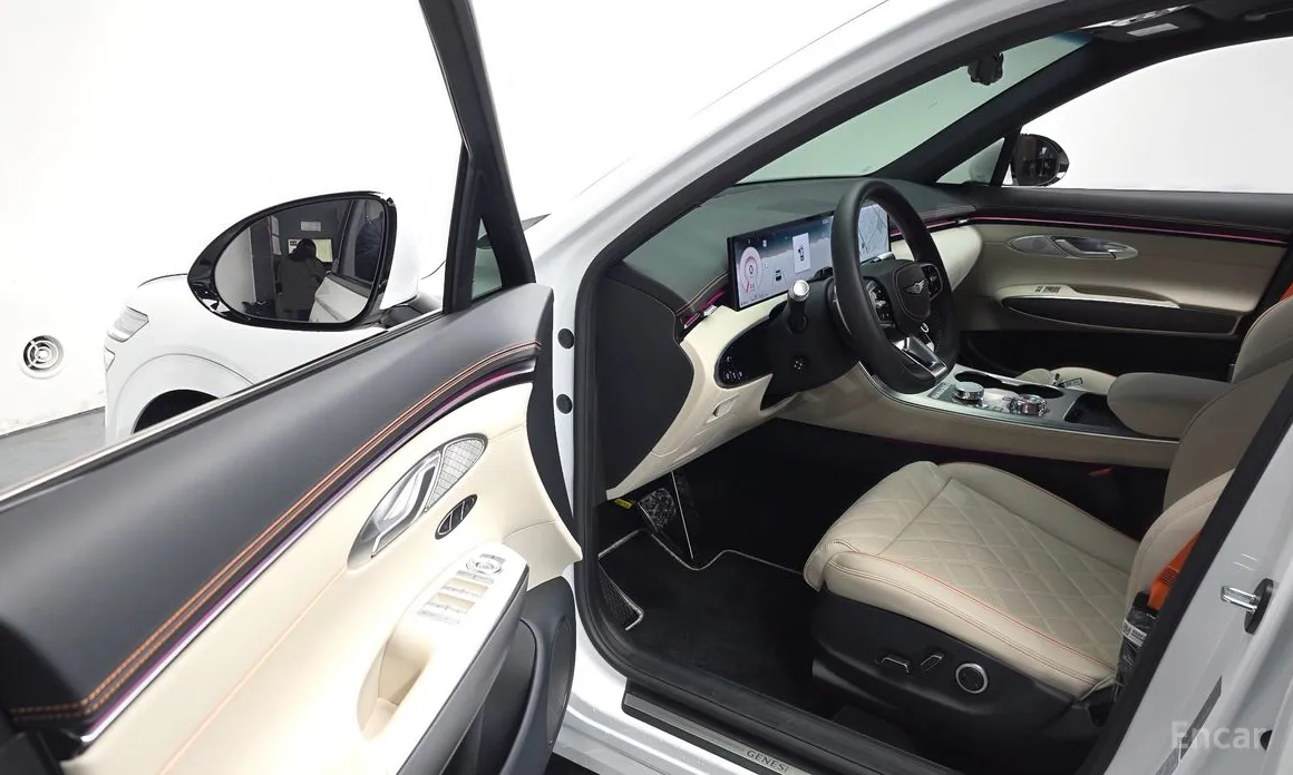 Фото 12 - Genesis GV70