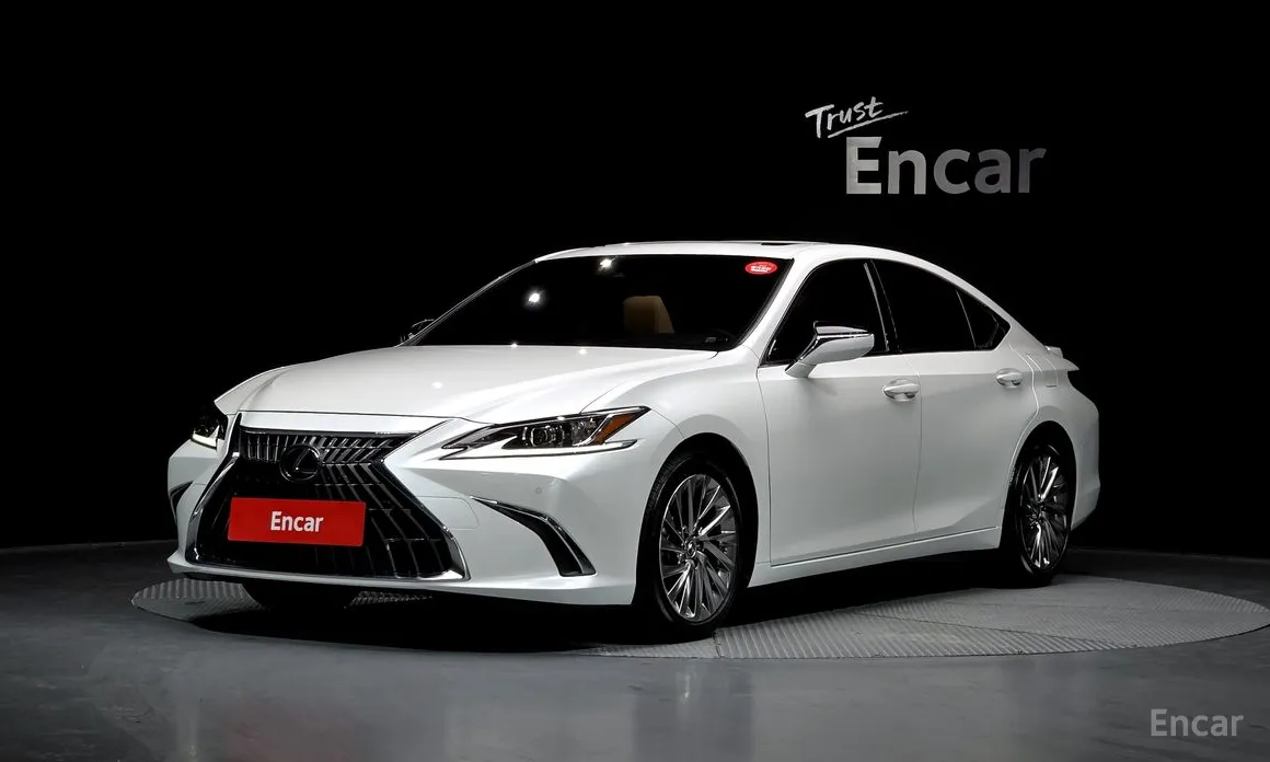 Фото 1 - Lexus ES