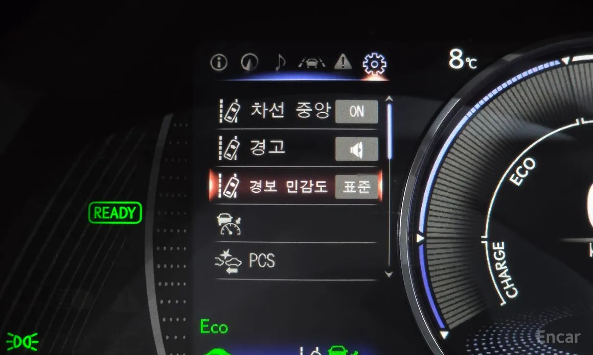 Фото 16 - Lexus ES