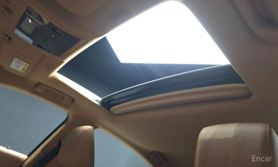 Фото 19 - Lexus ES