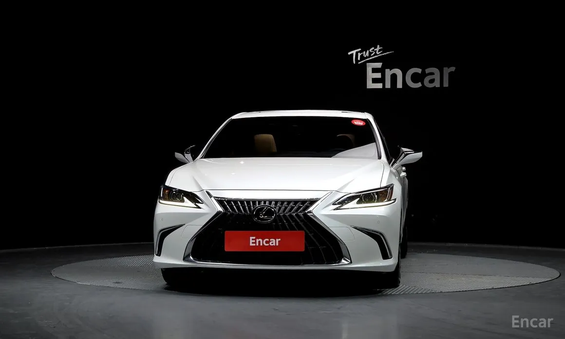 Фото 3 - Lexus ES