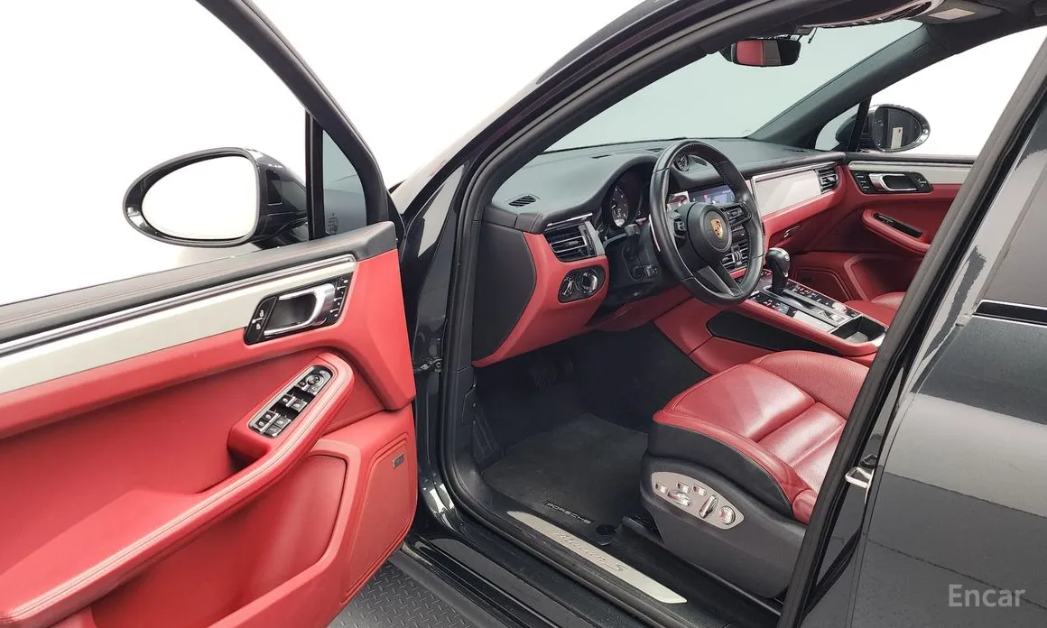 Фото 10 - Porsche Macan