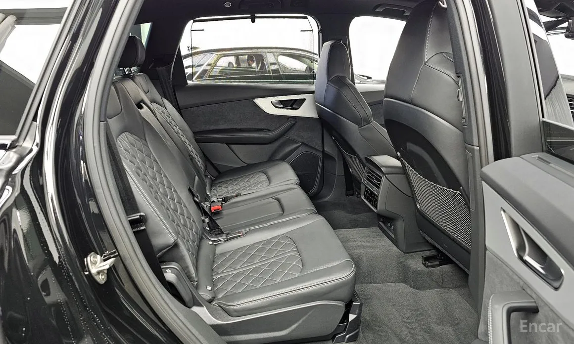 Фото 12 - Audi Q7