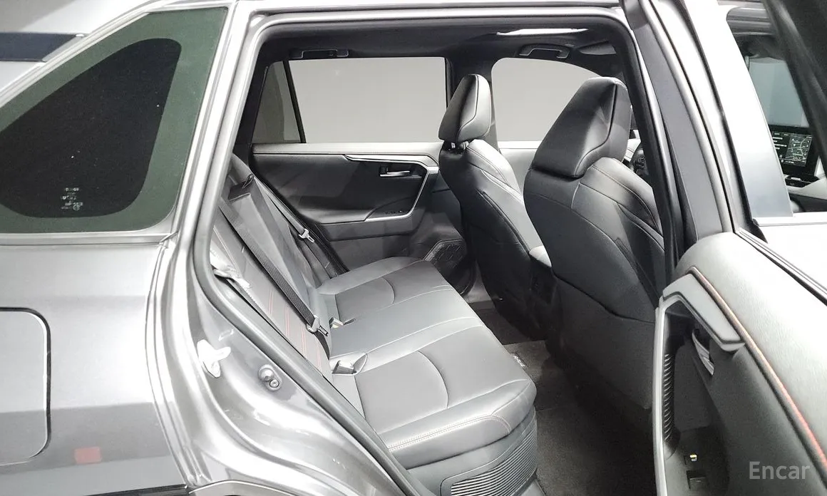 Фото 12 - Toyota RAV4