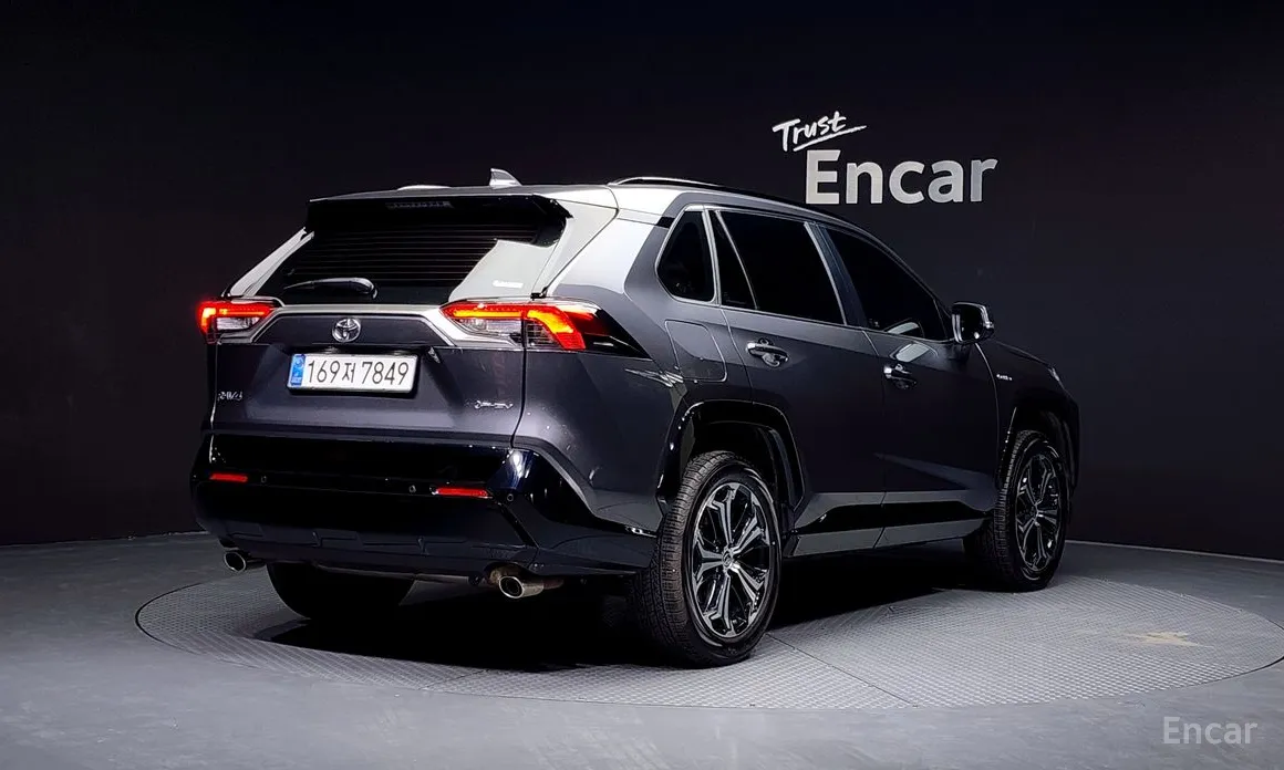 Фото 2 - Toyota RAV4