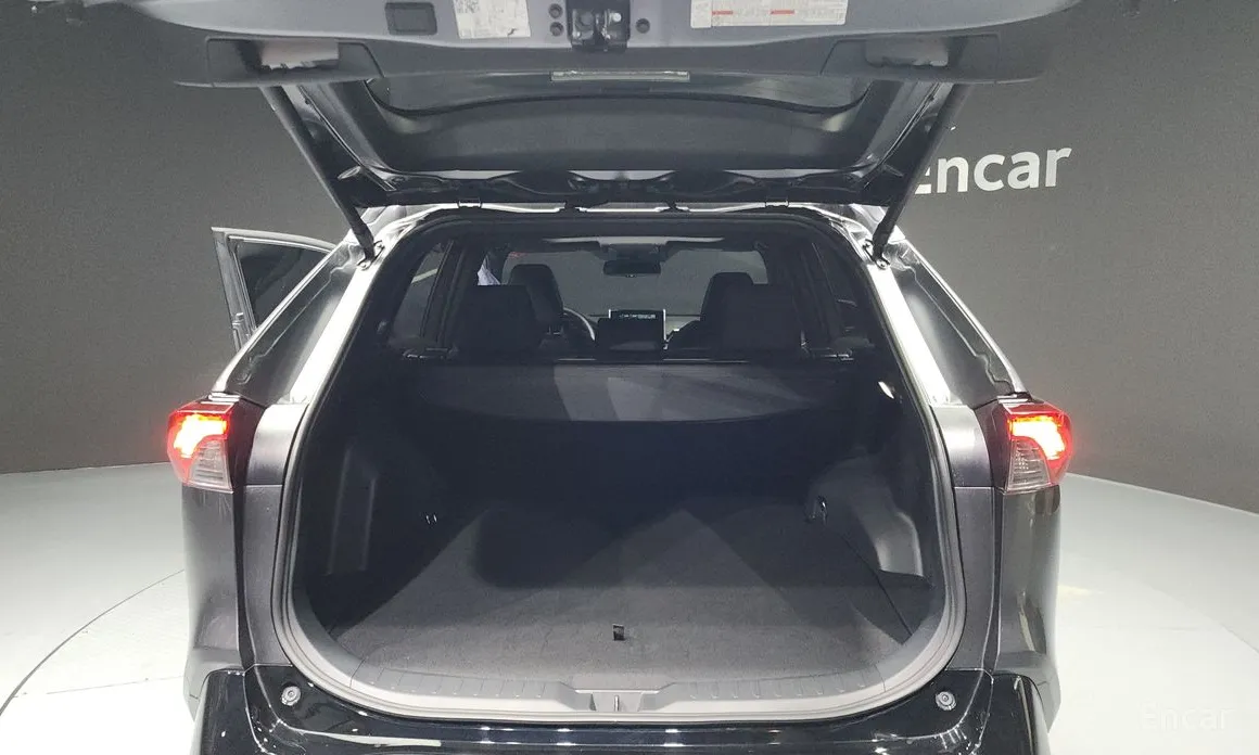 Фото 20 - Toyota RAV4