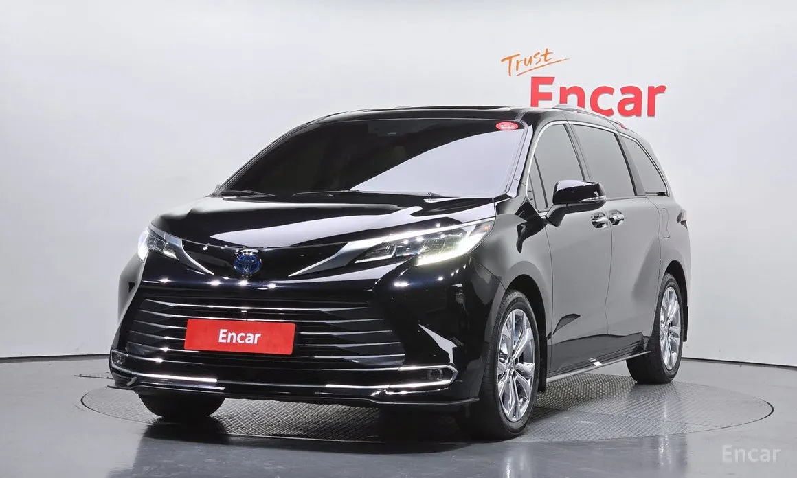 Фото 1 - Toyota Sienna