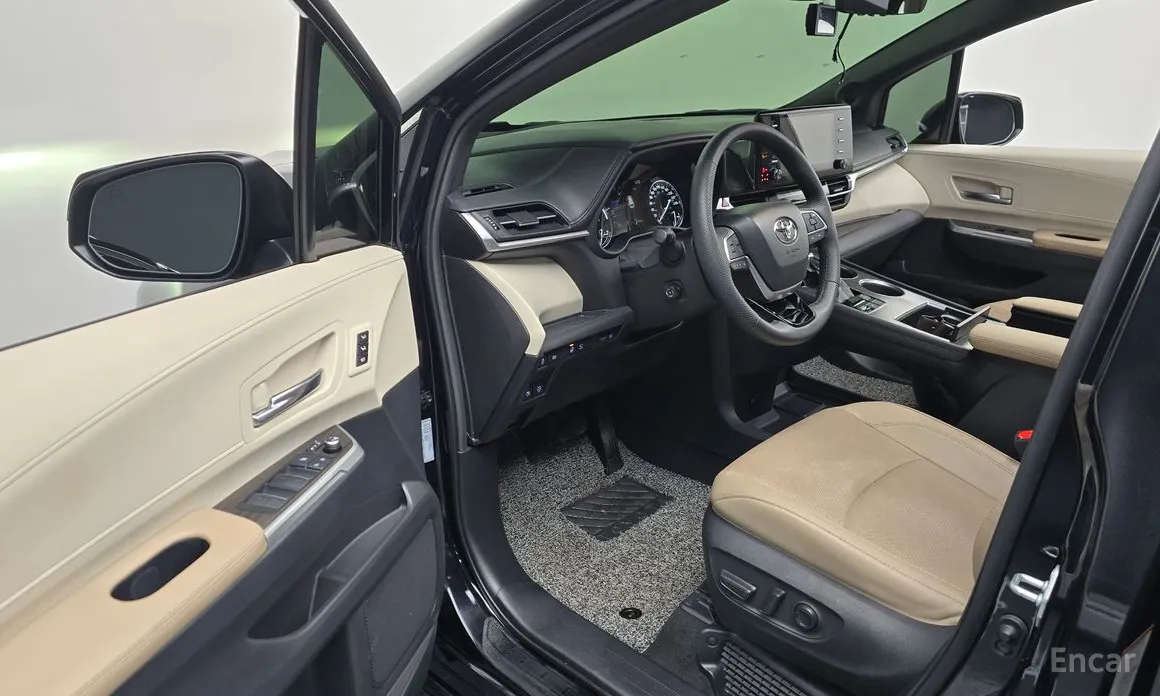 Фото 11 - Toyota Sienna