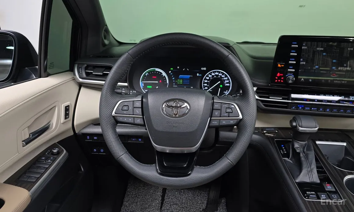 Фото 13 - Toyota Sienna