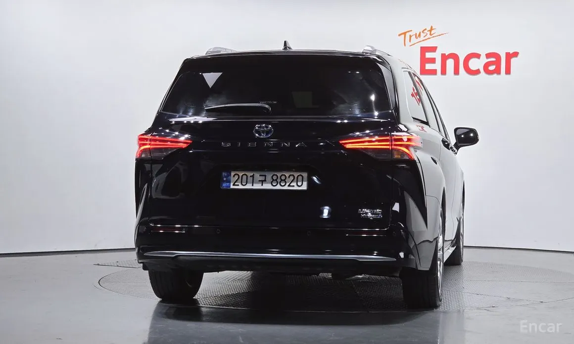 Фото 4 - Toyota Sienna