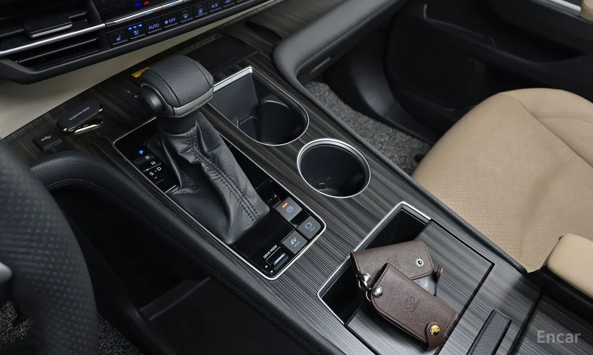 Фото 9 - Toyota Sienna