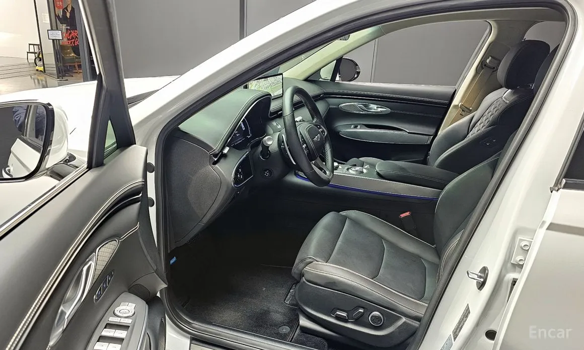 Фото 10 - Genesis GV70