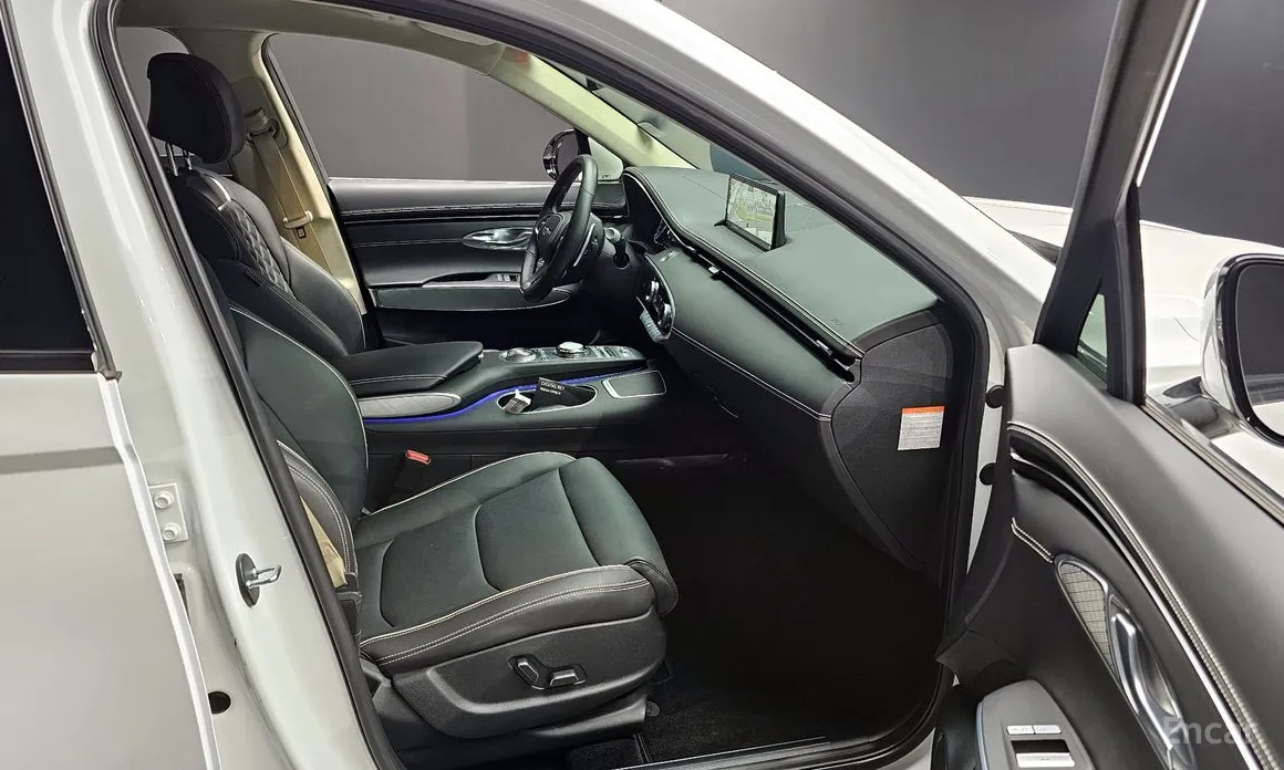 Фото 11 - Genesis GV70