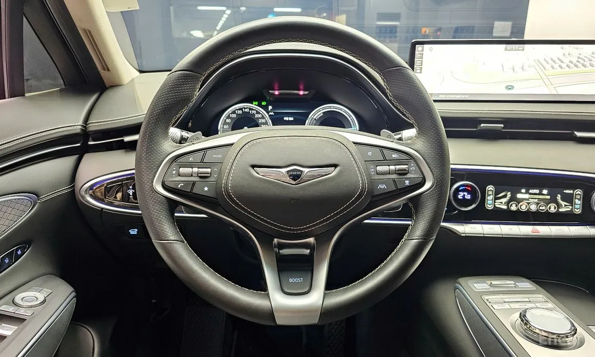 Фото 13 - Genesis GV70