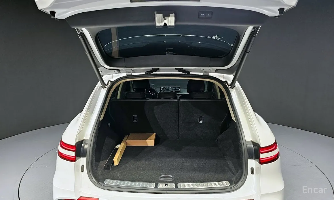 Фото 20 - Genesis GV70