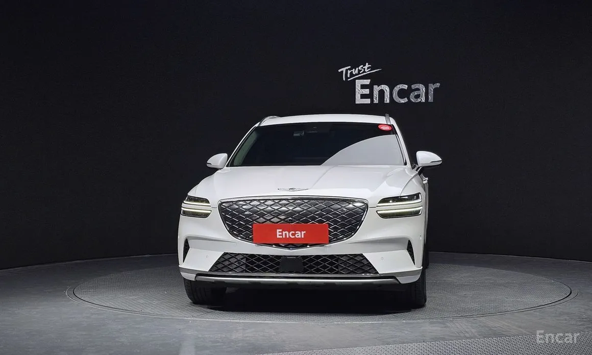 Фото 3 - Genesis GV70