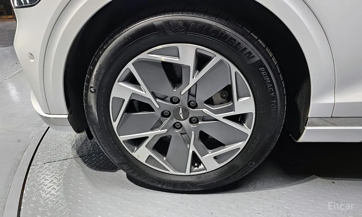 Фото 5 - Genesis GV70