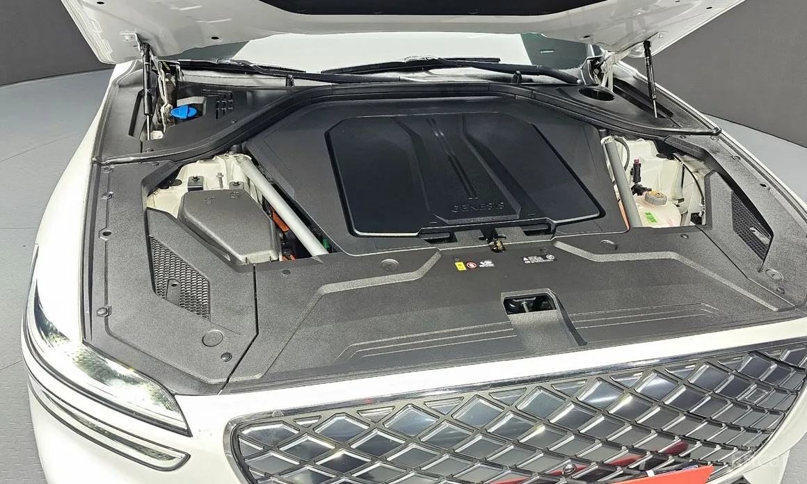 Фото 6 - Genesis GV70