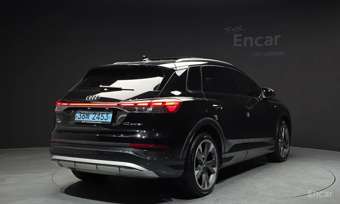 Фото 2 - Audi Q4 e-tron