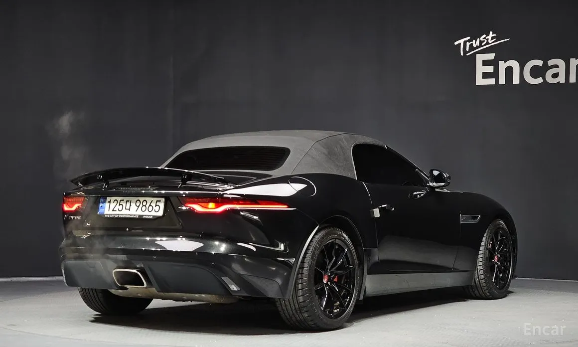 Фото 2 - Jaguar F-Type