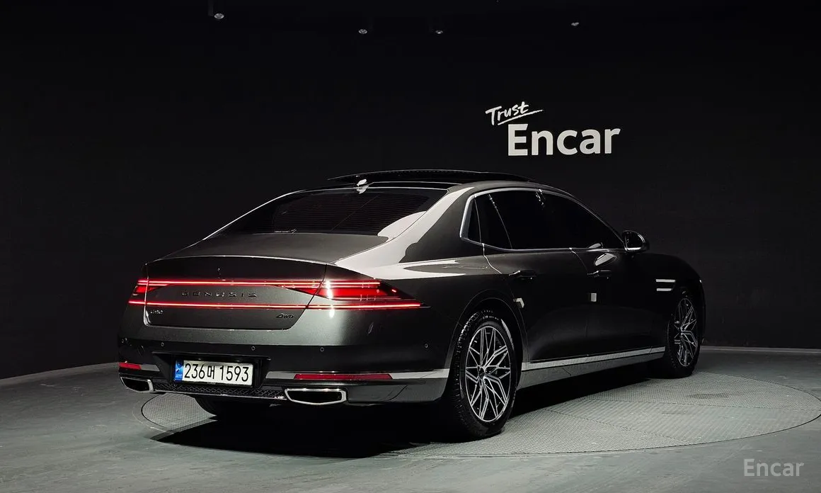 Фото 2 - Genesis G90