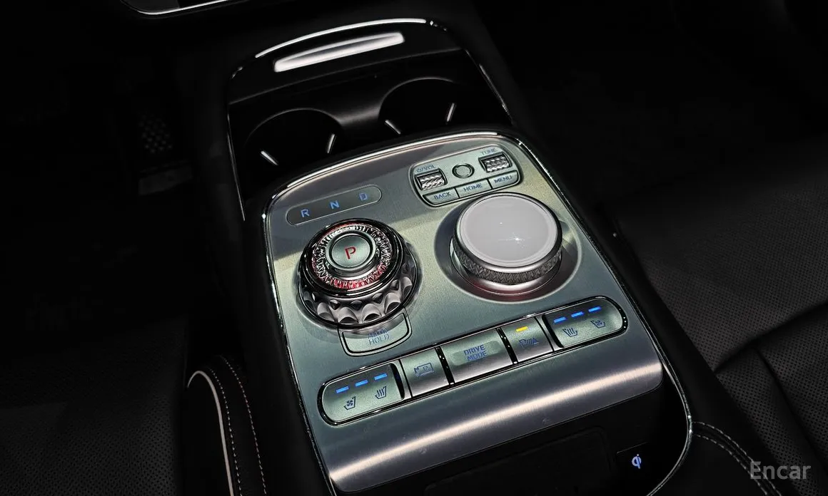 Фото 9 - Genesis G90