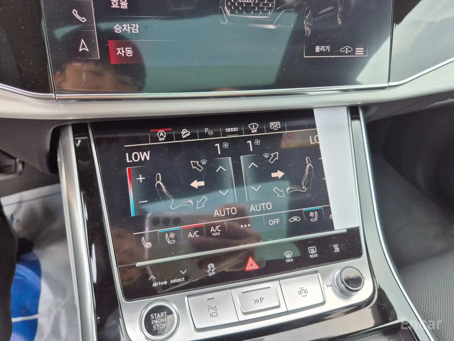 Фото 11 - Audi Q8